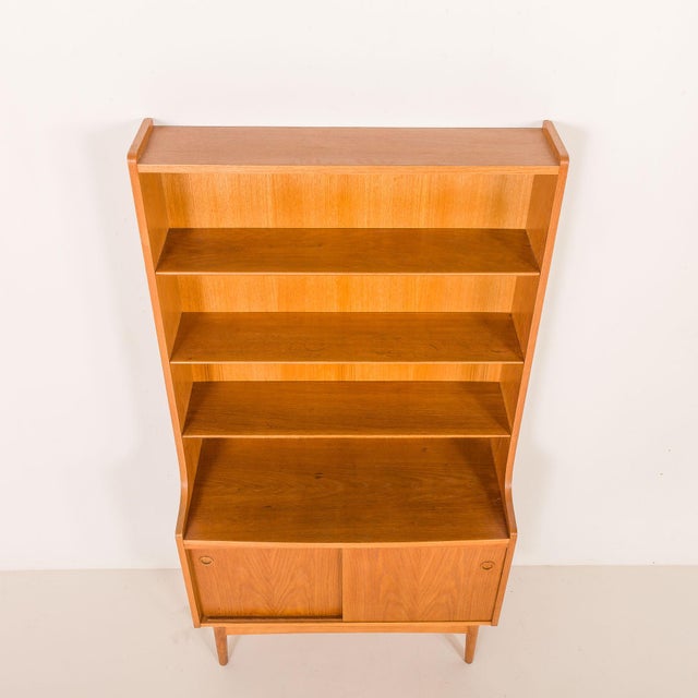 Tan Vintage Oak Bookcase by Johannes Sorth for Nexo, 1960s For Sale - Image 8 of 16