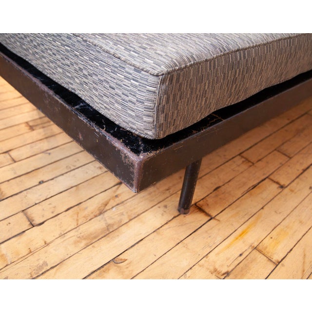Mid-Century Modern 1950s Jean Prouve Scal Daybed, Model N450 For Sale - Image 3 of 10