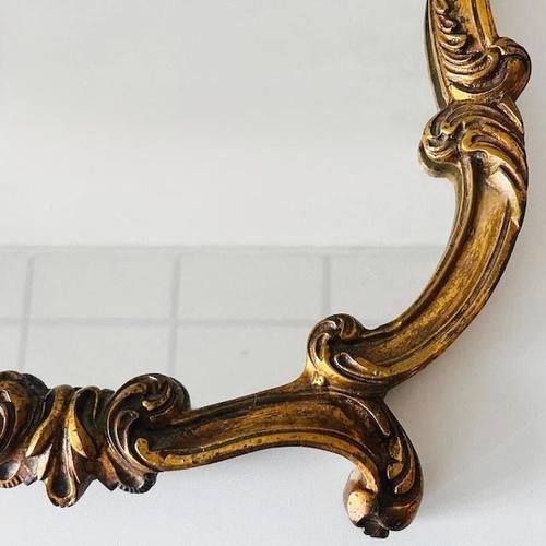 Baroque Mid-Century Baroque Style Gold Leaf Gilded Crest Mirror, 1950s For Sale - Image 3 of 7