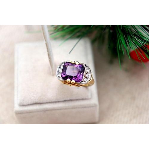 Metal Gold Ring with Amethyst and Diamond Chips For Sale - Image 7 of 8