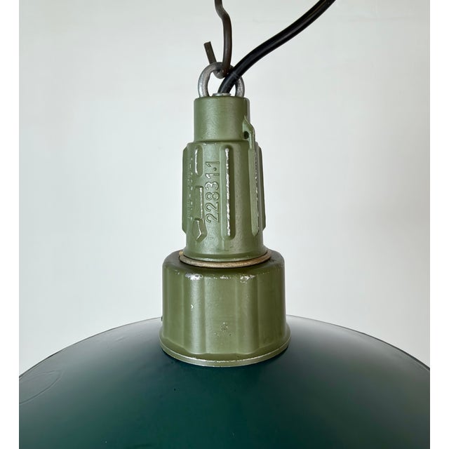Mid-Century Modern Industrial Petrol Enamel Military Pendant Lamp with Cast Aluminium Top, 1960s For Sale - Image 3 of 17