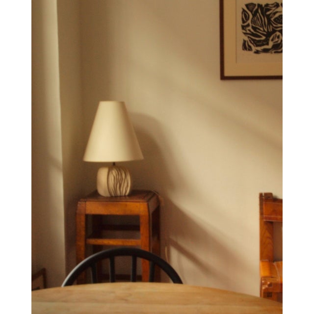 Sculpted Stone Table Lamp with Geometric Patterns in the style of Albert Tormos, 1970s For Sale - Image 6 of 7