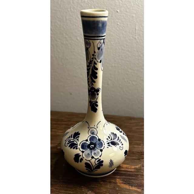 Regina Delfts Blauw Bud Vase Blue And White Floral Signed Excellent Condition. Condition is Used. Item Height-6 in...