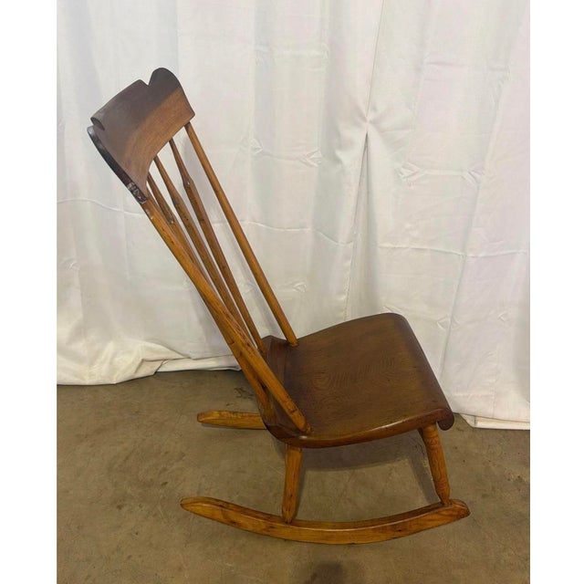 Antique Mid-19th Century Arrow Back Windsor Style Nursing Rocking Chair For Sale - Image 4 of 7
