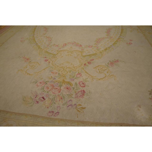 1890s Ivory Floral Medallion Antique French Aubusson Rug 13' 6'' X 22' 6'' Flatweave Wool Carpet For Sale - Image 4 of 6