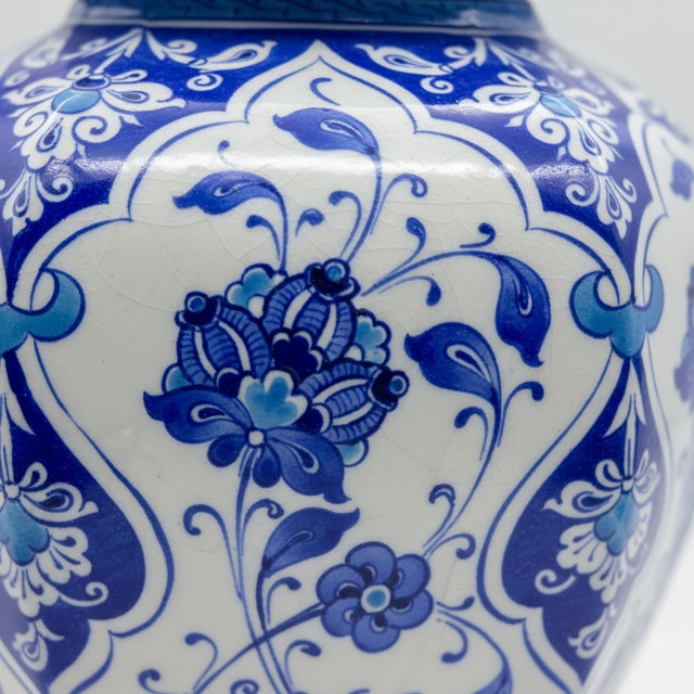 Handmade Ceramic Faceted Ginger Jar (30cm) – Classic Blue & White Lotus Pattern – Large Lidded Decor For Sale - Image 4 of 9