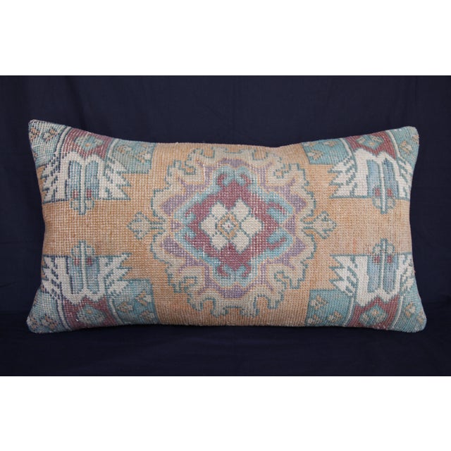 Here i am listing a 100% Handmade double knotted rug pillow cover, made from Vintage Turkish carpet rug. This’s a modern...