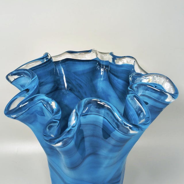 1970s Italian Fazzoletto Murano Glass Vase by Dogi, 1970s For Sale - Image 5 of 7