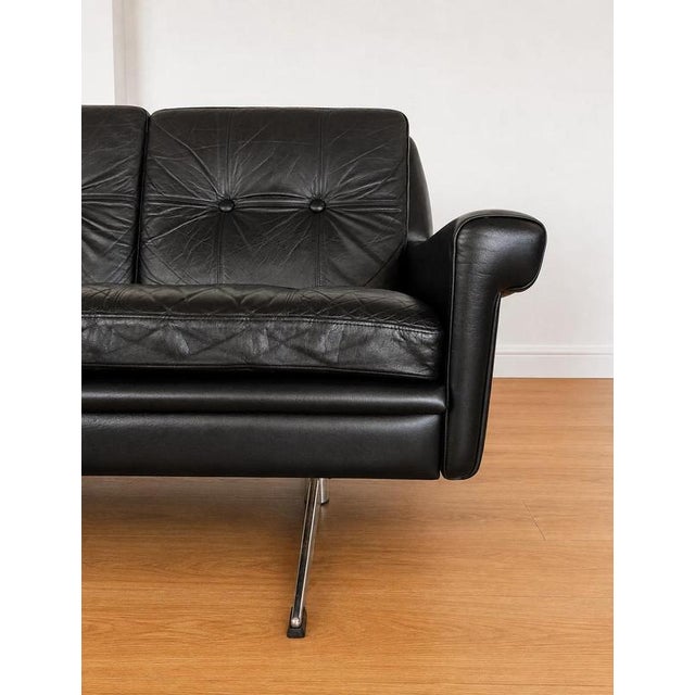 Vintage Danish Four-Seater Sofa in Black Leather and Chrome from Svend Skipper For Sale - Image 10 of 11