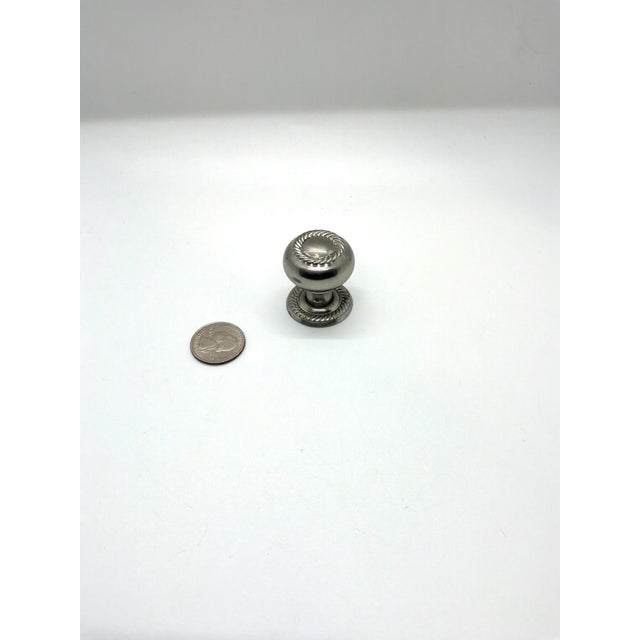 Thomasville Knob Satin Nickel. Classic Design.