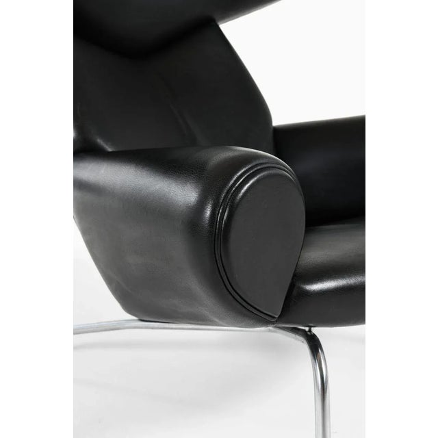 Metal Set of Model Ej-100 Easy Chair and Stool by Hans Wegner for Erik Jorgensen For Sale - Image 7 of 11