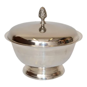 1970s Victorian Traditional Towle Silver Plated Lidded Bowl Pinecone Finial