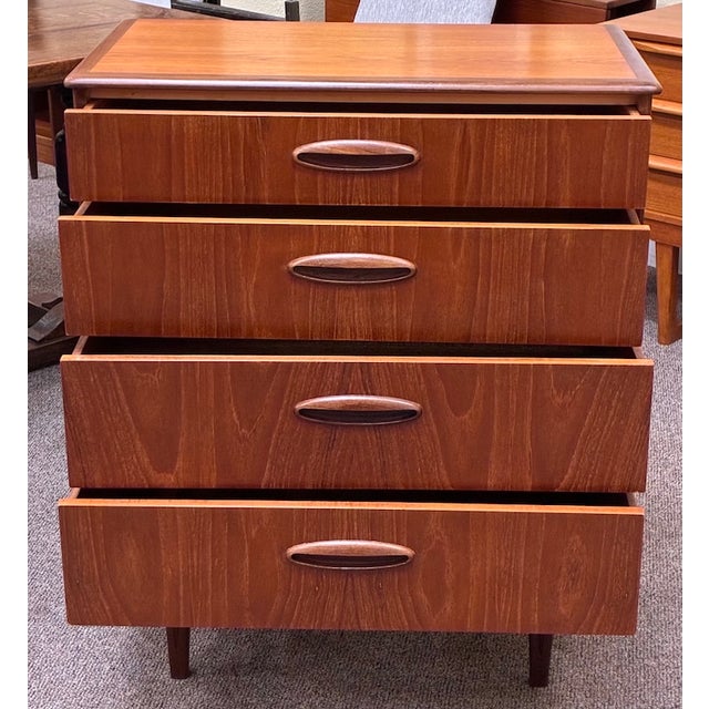 European Mid Century Modern Teak Chest of Drawers c.1960 For Sale - Image 4 of 7