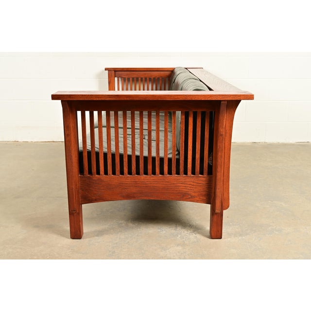 Stickley Style Mission Oak Arts and Crafts Spindle Settle Sofa For Sale - Image 9 of 11