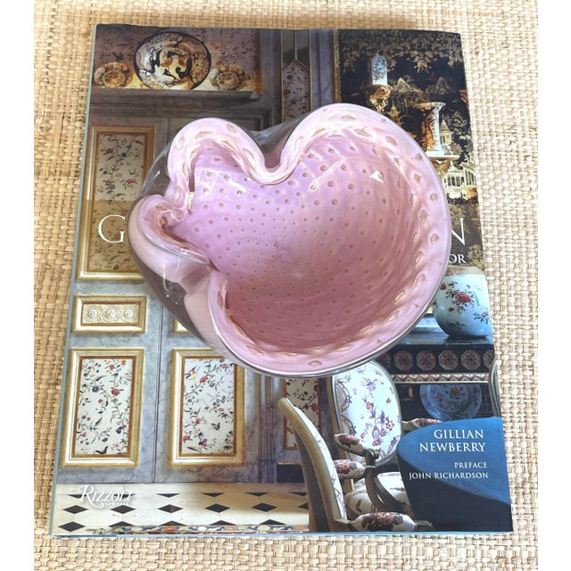 Hand blown Murano pink catchall with controlled bubbles. Attributed to Barovier. Excellent vintage condition.