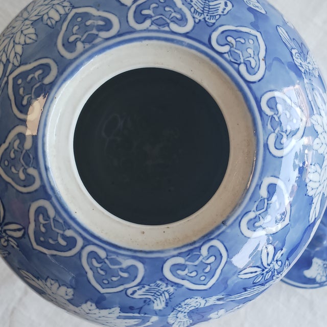 Mid-Century Hand-Painted Reverse Blue Chinoiserie Ginger Jar, 1960s For Sale - Image 4 of 7