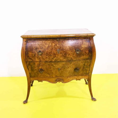 Venetian Bombé Chest of Drawers in Walnut Burl with Pull-Out Top For Sale - Image 13 of 13