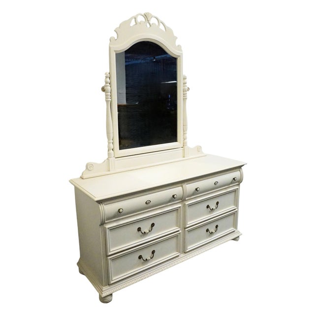 Lexington Furniture Lexington Furniture Off White Painted Traditional Victorian Style 56" Double Dresser W. Swivel Mirror 509-222 / 509-207 For Sale - Image 4 of 14