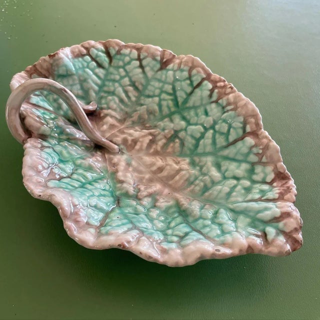 Late 19th Century Late 19th Century Wittmann and Roth Majolica Leaf Plate For Sale - Image 5 of 7