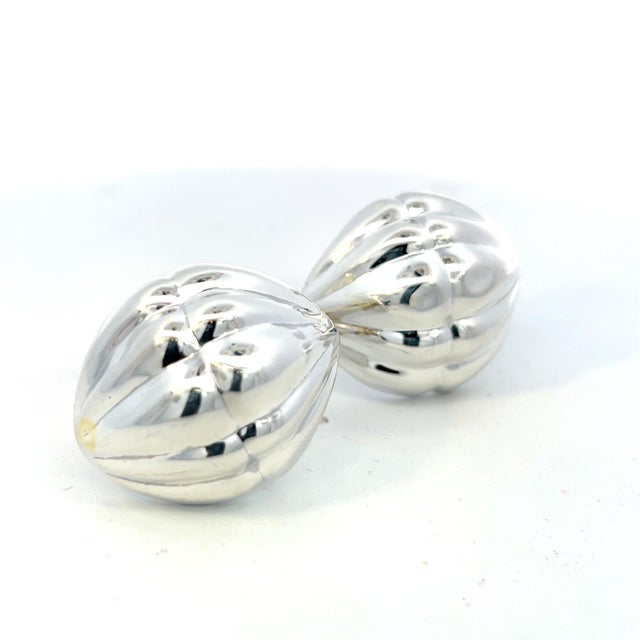 Traditional 1990s Pair of Tiffany & Co Estate XL Puffed Clip-on Earrings Sterling Silver For Sale - Image 3 of 18