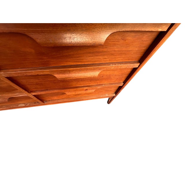Mid 20th Century Johnson Carper Dresser 9 Drawers, Attributed For Sale - Image 14 of 16