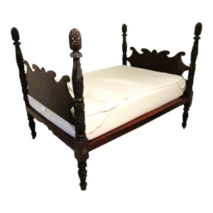 Federal Mahogany Full Size Pineapple and Acanthus Leaf Carved Four Poster Bed