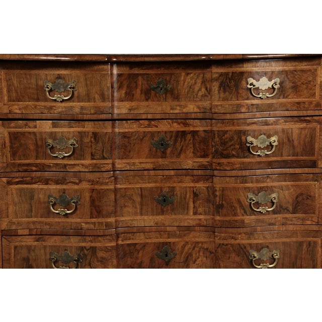 Baroque Chest of 4 Drawers in Walnut, 1750s For Sale - Image 6 of 18