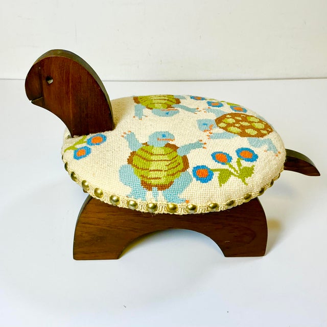 1970s Vintage Arts & Crafts Coastal Folk Art Needlepoint Cushion & Pine Turtle Footstool. For Sale - Image 6 of 16