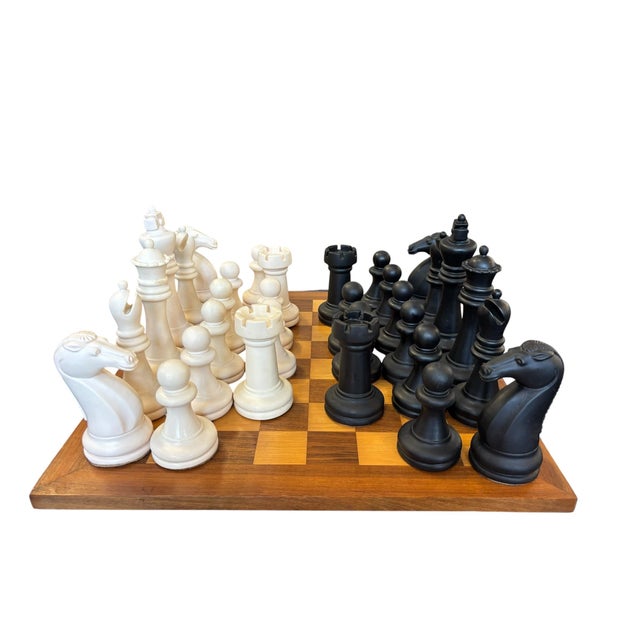 Large Staunton Style Wooden Chess Set With Matching Wood Inlaid Board For Sale - Image 4 of 9