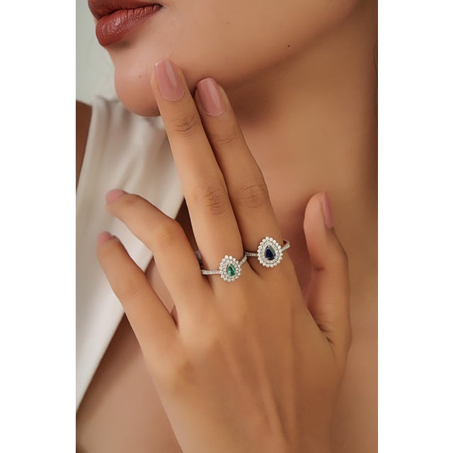 Blue Sapphire & Diamond Halo Vintage Engagement Ring in 18k White Gold Size 6 For Sale - Image 9 of 16