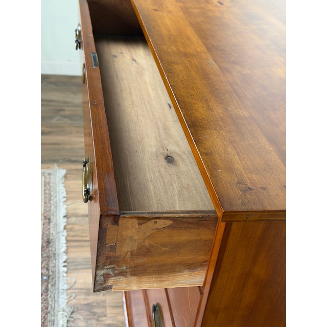 Pennsylvania Federal Cherry Four-Drawer Chest With Satinwood String Inlay, Circa 1800–1820, Attributed For Sale - Image 12 of 13
