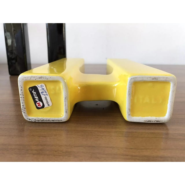 Marisa Ceramic Interlocking Vase in the style of Enzo Bioli, Italy, 1970s For Sale - Image 10 of 10