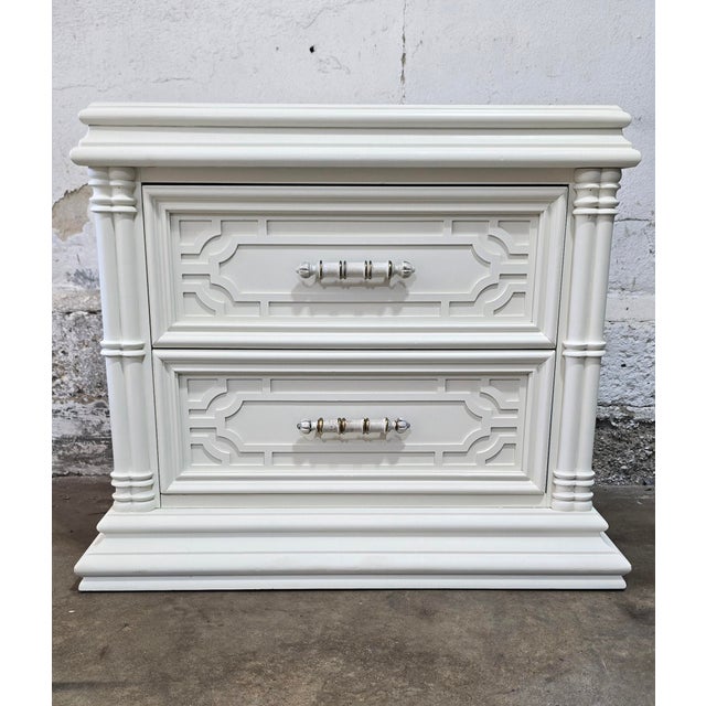 Mid-Century Modern 1970s Restored Thomasville Hollywood Regency 3 Piece Bedroom Set – Original Hardware For Sale - Image 3 of 8