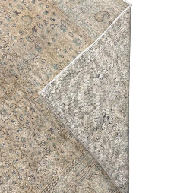 Vintage Keysari Rug – Faded Ivory With Delicate Floral Motifs For Sale - Image 4 of 5