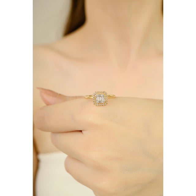 Metal Modern Halo Set Cluster Diamond Ring Size 5 in 14k Solid Gold For Sale - Image 7 of 12