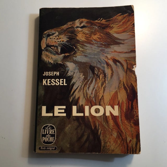 Le Lion Vintage French Paperback Book 1958 For Sale In New York - Image 6 of 6