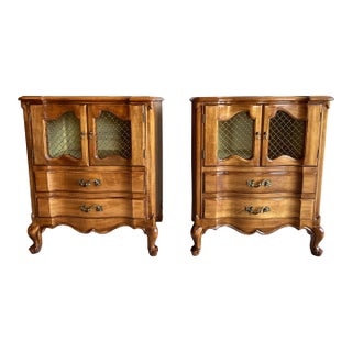 Pair of Vintage Union National French Provincial Nightstands For Sale