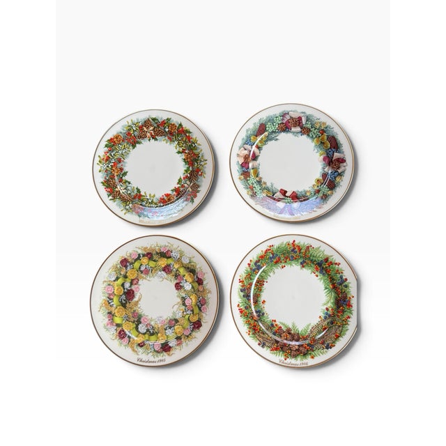 Lenox Vintage Lenox Colonial Christmas Wreath Plates Complete Set of 13, 1981–1993. All With Lenox Boxes, Some With Outer Boxes Also For Sale - Image 4 of 12