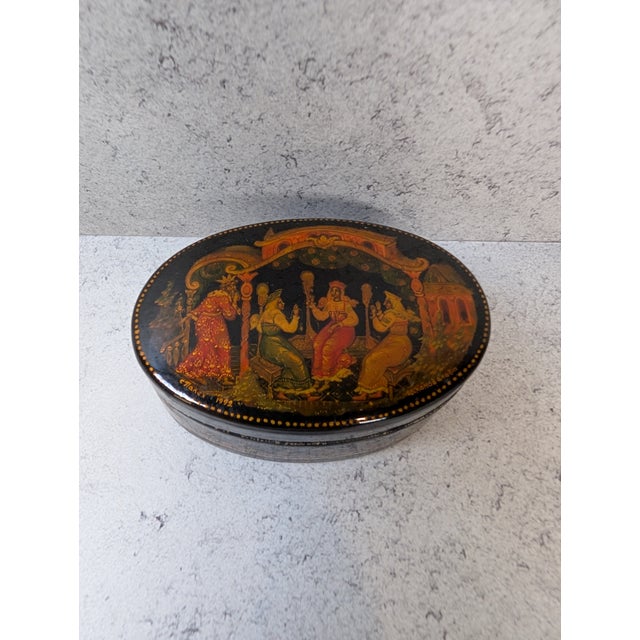 Signed Palekh Lacquer Box – “Maidens” by Kononova (1992) – With Certificate For Sale - Image 4 of 9