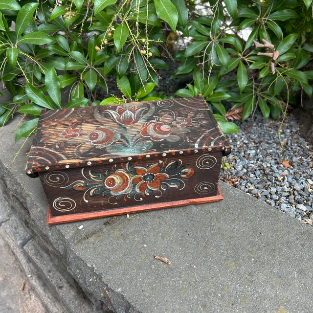 Early 19th Century Swedish Antique Rosemaling Hand Painted Floral Wood Box For Sale - Image 9 of 9