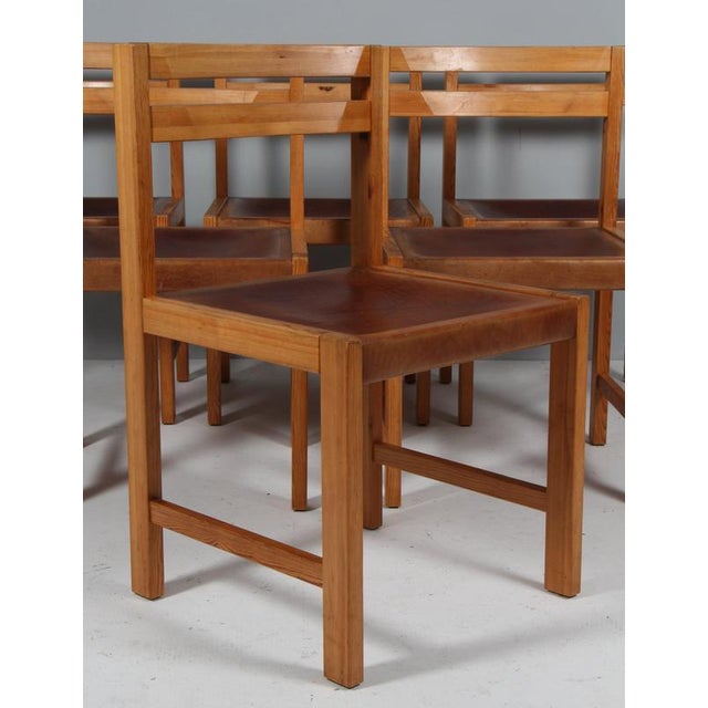 1960s Vintage Dining Chairs in Pine and Saddle Leather by Knud Færch, 1960s, Set of 6 For Sale - Image 5 of 8