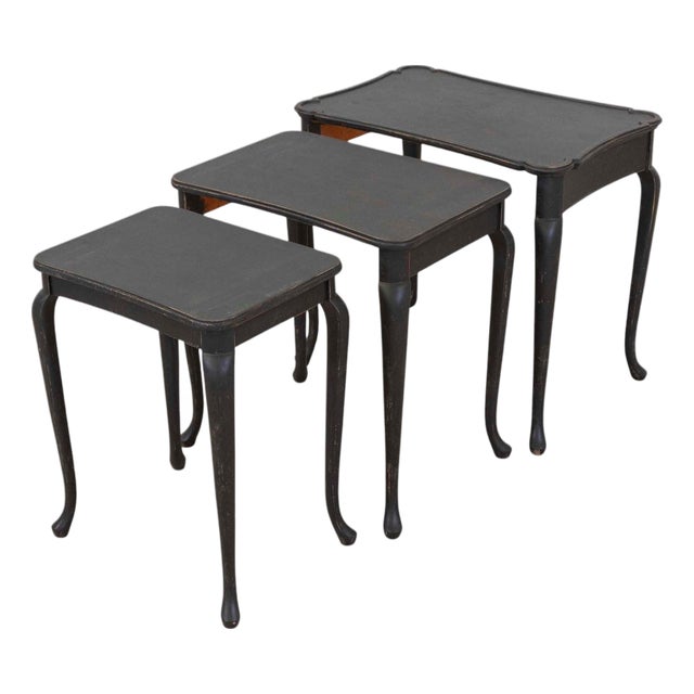 Mid 20th Century Set of Swedish Queen Anne Style Nesting Tables For Sale
