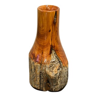 Late 20th Century Hand-Carved Live Edge Wood Vase by Bruce Pryor – Michigan Folk Art Burl Wood Sculpture, Rustic Woodturned Decorative Vessel For Sale