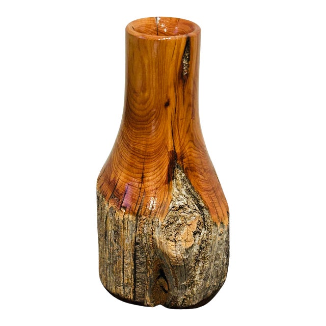 Late 20th Century Hand-Carved Live Edge Wood Vase by Bruce Pryor – Michigan Folk Art Burl Wood Sculpture, Rustic Woodturned Decorative Vessel For Sale