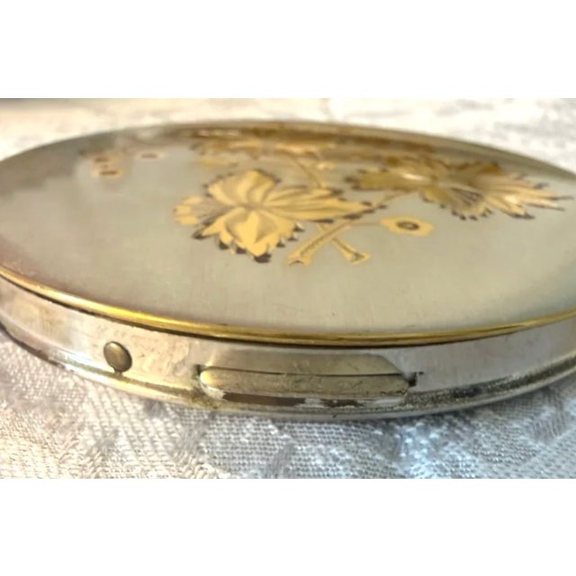 1940s Mid-Century Rex Fifth Avenue Sterling Silver & Vermeil Floral Powder Compact For Sale - Image 5 of 10