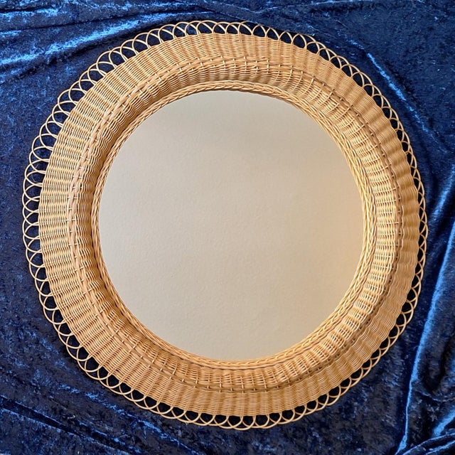 1970s Vintage Round Wall Mirror with Wicker Frame, 1970s For Sale - Image 5 of 5