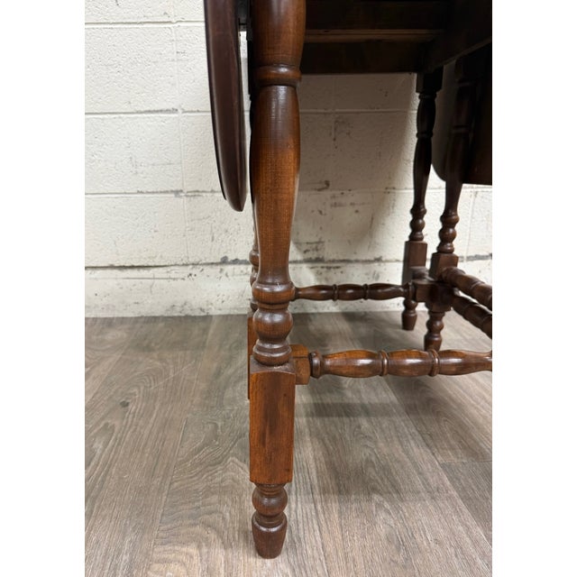 Antique 1920s Colonial Revival Solid Maple Gateleg Drop Leaf Dining Table For Sale - Image 11 of 16
