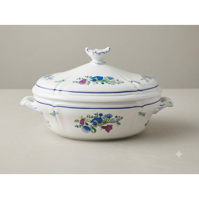 Richard Ginori 1980s Richard Ginori “Lerici” Hand-Painted Porcelain Dinner Service for 16 – Complete Set W/ Tea Service & Tureen - 106 pcs For Sale - Image 4 of 14