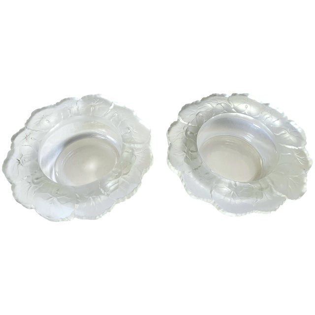 1980s Frosted Crystal Floral Wine or Champagne Bottle Coaster, Lalique Attributed Honfleur Geranium Pattern France – Sold Individually For Sale - Image 9 of 10