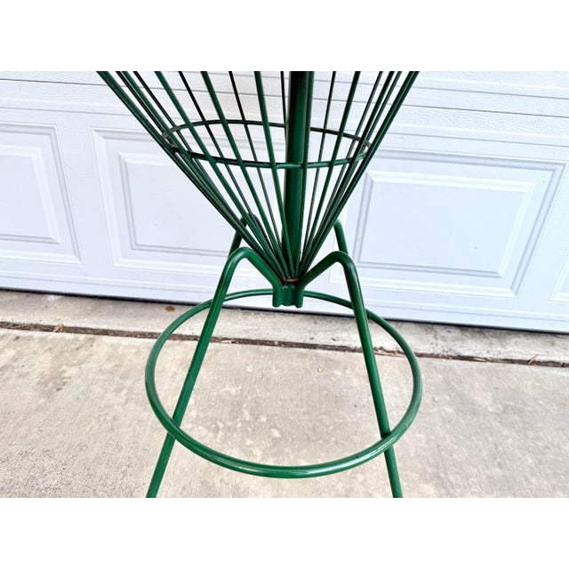 Green Panton-Style Mid Century Modern Green Wire Bar Stool With Sculptural Spindle Back Mid-Century Modern | 1950s–60s For Sale - Image 8 of 10